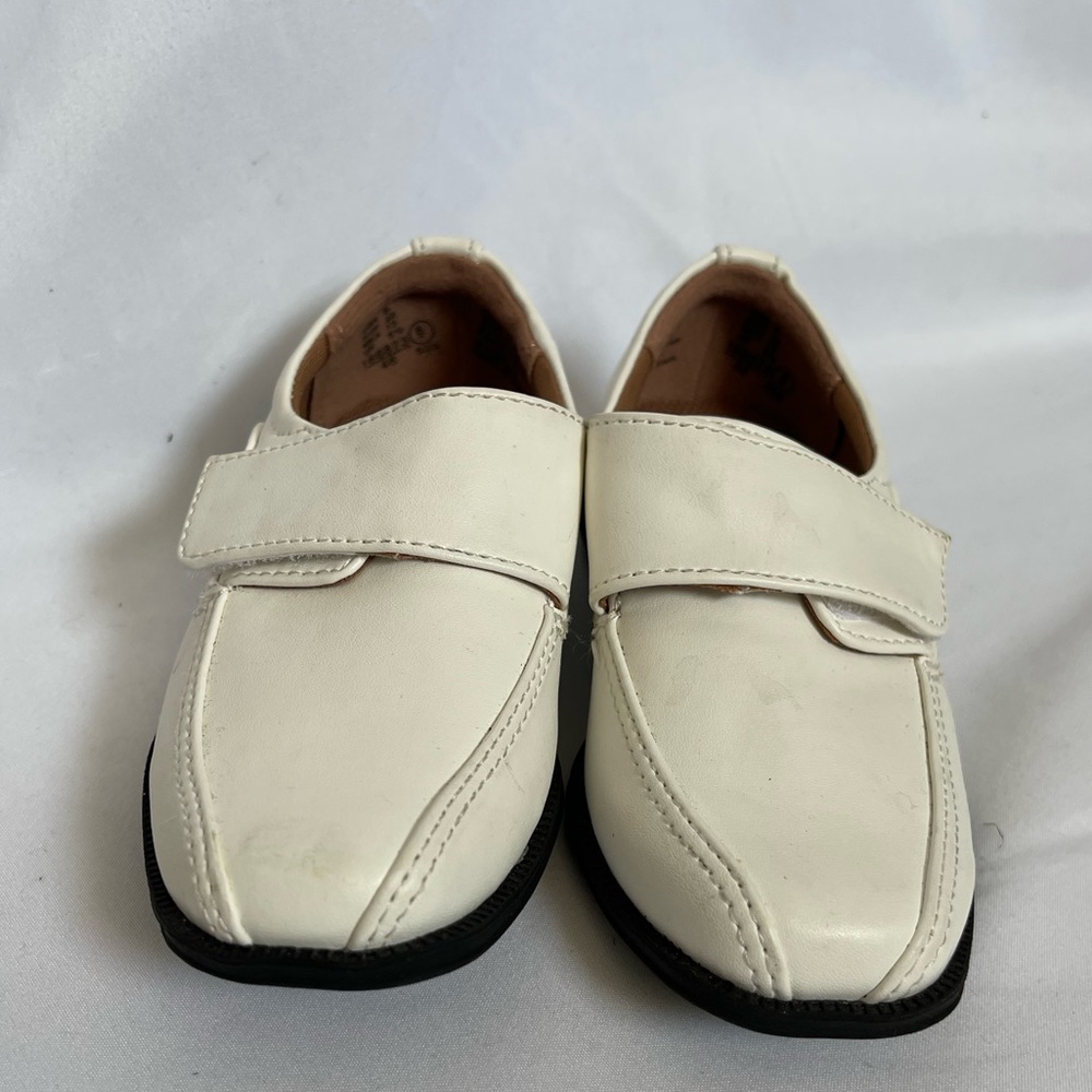 Smart fit dress shoes